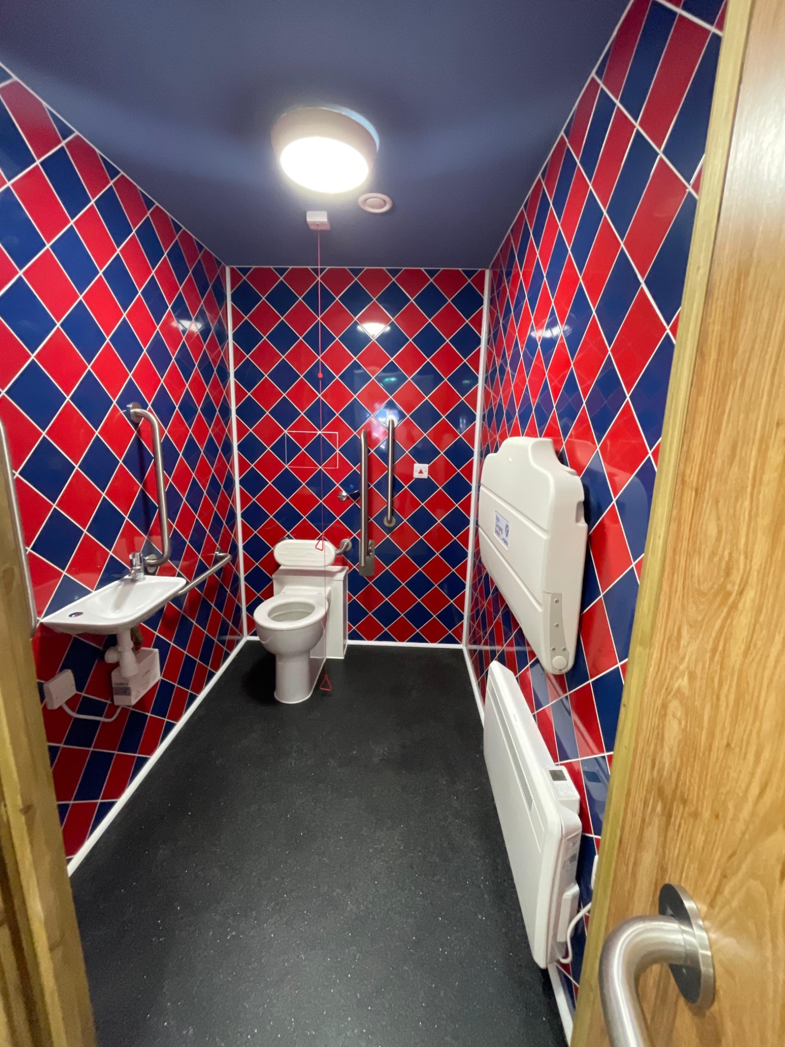 Accessible WC installation